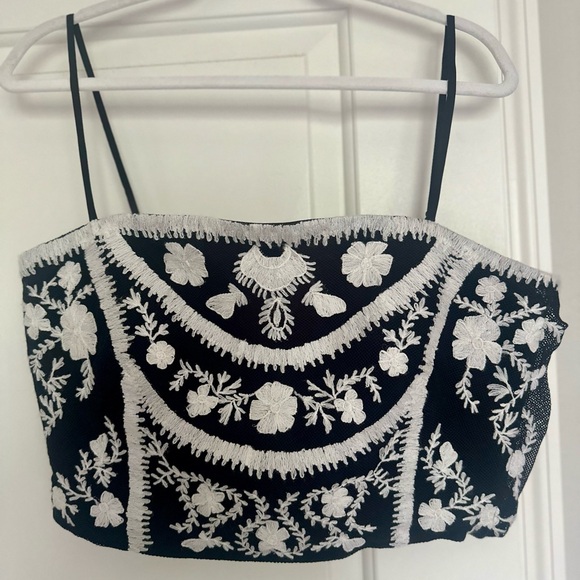 Ralph Lauren - Floral-Embroidered Tulle Crop Top - Picture 5 of 8